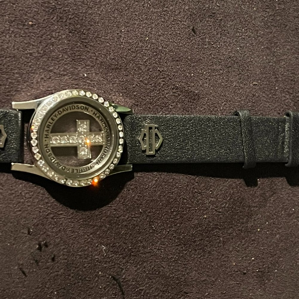 Harley Davidson Glass Watch Style Silver Tone Bling Charm Bracelet